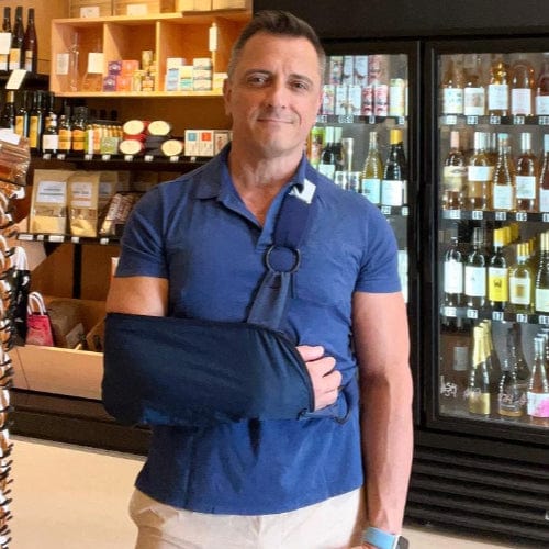 Today’s outfit is brought to you by “I should have known better”, @ashanderie and @chubbies open until 5 today! 🤦🏻‍♂️ Not a paid endorsement just two of my fave clothing companies. I’m fine just need to rest my shoulder for a few days. #desertheat #sundayfunday